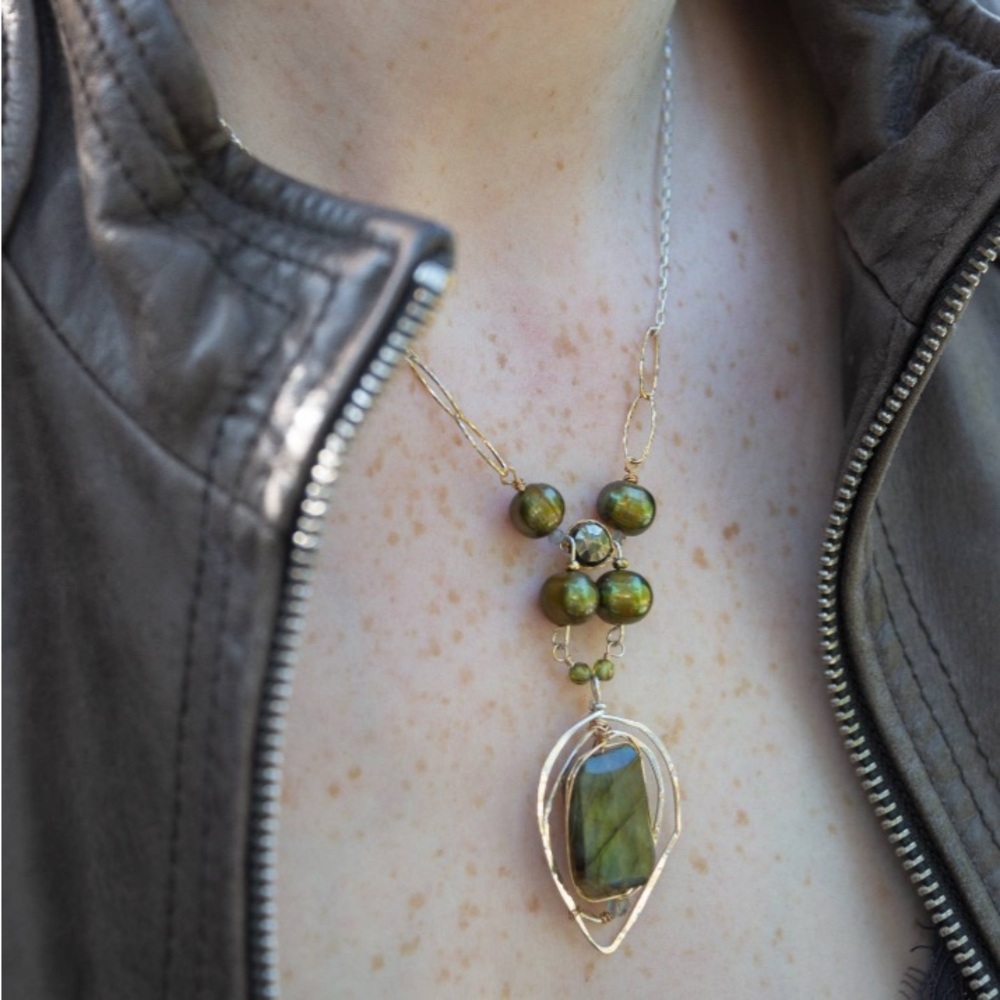 Mermaids Purse Necklace-82078